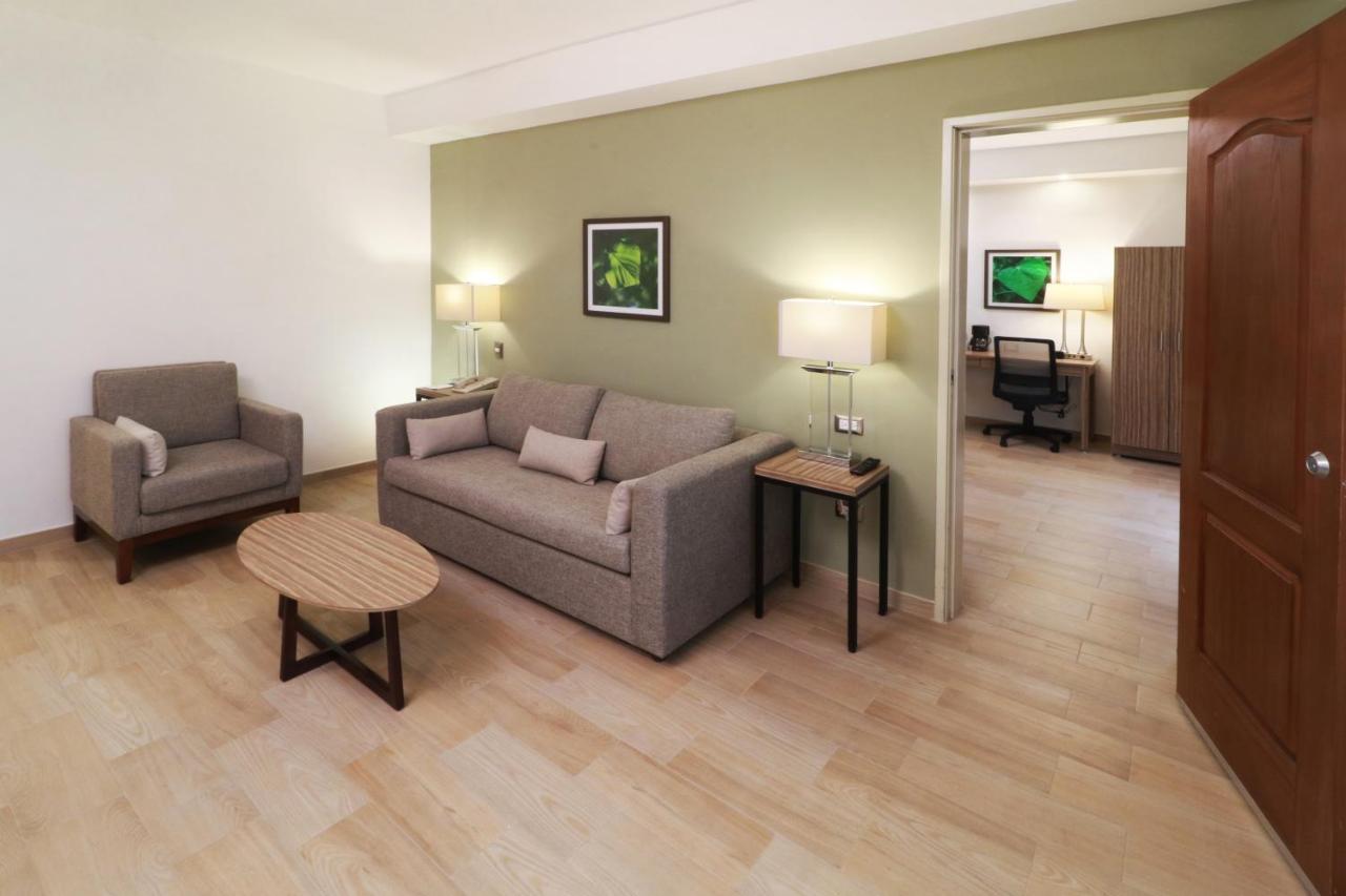 Wyndham Garden Monterrey Valle Real ภายนอก รูปภาพ