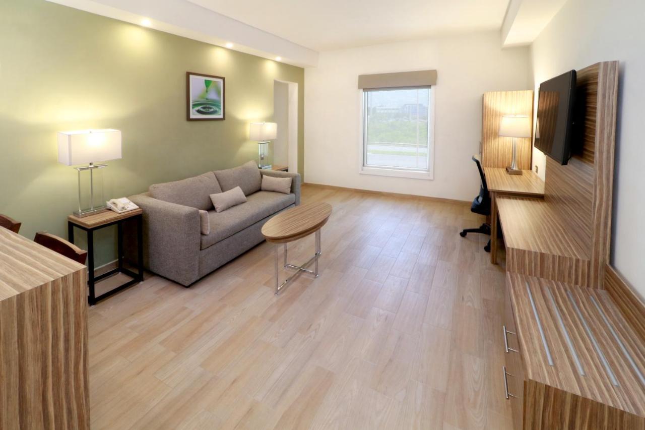 Wyndham Garden Monterrey Valle Real ภายนอก รูปภาพ