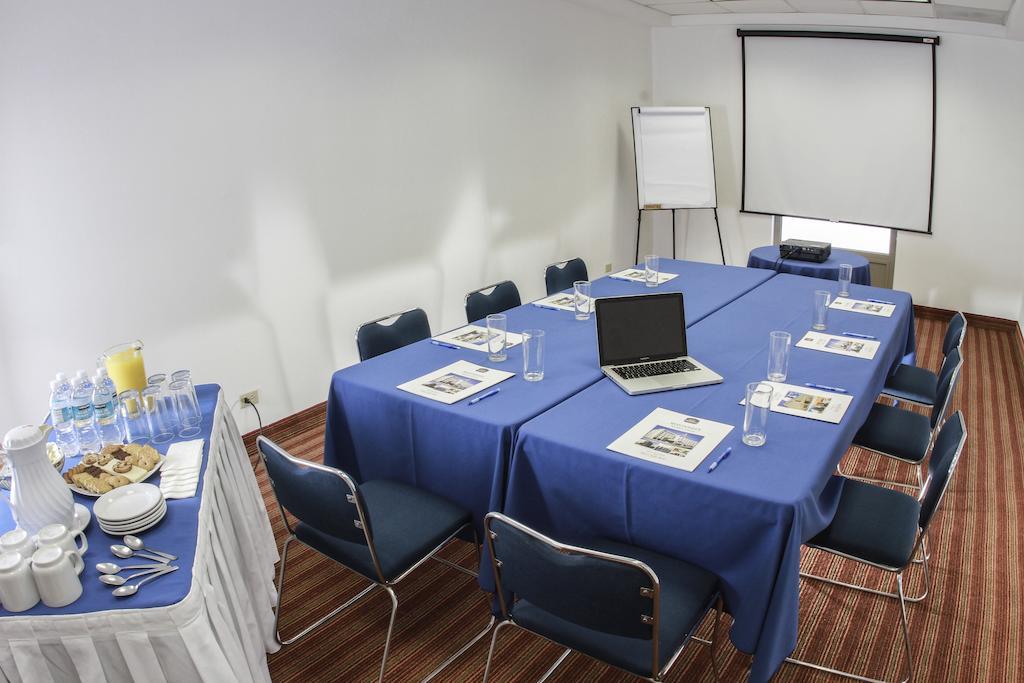 Wyndham Garden Monterrey Valle Real ธุรกิจ รูปภาพ